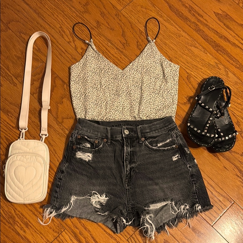 Stylish Women's Black and Cream Leopard Print Bodysuit & AEO Jean Shorts